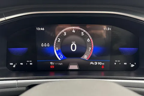 SV72VXC Volkswagen T-Roc 1.0 TSI Life Euro 6 (s/s) 5dr Thumbnail #39