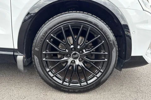 PK17JFA Audi Q3 2.0 TDI Black Edition S Tronic quattro Euro 6 (s/s) 5dr Thumbnail #10