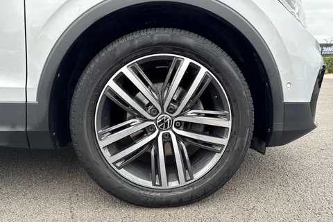 GV22MTO Volkswagen Tiguan 1.5 TSI Elegance DSG Euro 6 (s/s) 5dr Thumbnail #10