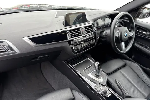 DC19OFM BMW 1 Series 1.5 118i GPF M Sport Shadow Edition Auto Euro 6 (s/s) 5dr Thumbnail #16