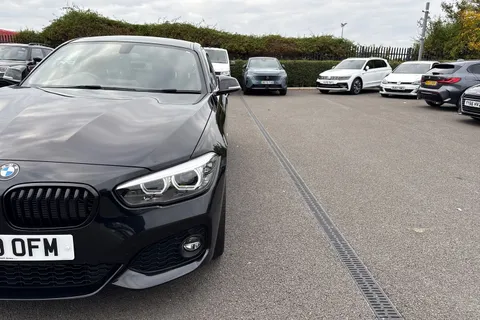 DC19OFM BMW 1 Series 1.5 118i GPF M Sport Shadow Edition Auto Euro 6 (s/s) 5dr Thumbnail #27