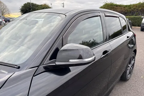 DC19OFM BMW 1 Series 1.5 118i GPF M Sport Shadow Edition Auto Euro 6 (s/s) 5dr Thumbnail #30