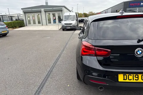 DC19OFM BMW 1 Series 1.5 118i GPF M Sport Shadow Edition Auto Euro 6 (s/s) 5dr Thumbnail #32
