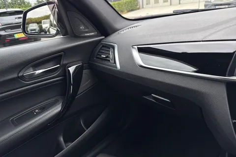 DC19OFM BMW 1 Series 1.5 118i GPF M Sport Shadow Edition Auto Euro 6 (s/s) 5dr Thumbnail #61