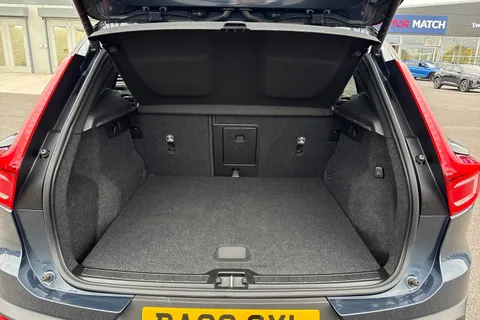 DA22GXL Volvo Xc40 1.5h T5 Recharge 10.7kWh Ultimate Dark Auto Euro 6 (s/s) 5dr Thumbnail #7