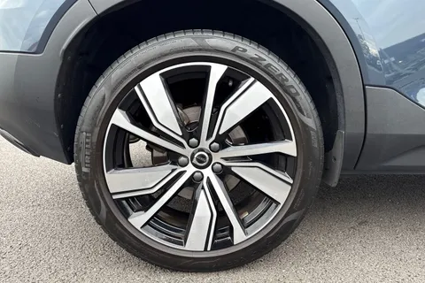 DA22GXL Volvo Xc40 1.5h T5 Recharge 10.7kWh Ultimate Dark Auto Euro 6 (s/s) 5dr Thumbnail #11