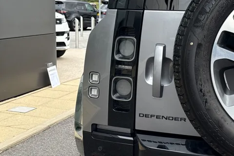 KT24OPV Land Rover Defender 90 3.0 D300 X 3dr Thumbnail #28