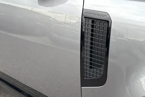 KT24OPV Land Rover Defender 90 3.0 D300 X 3dr Thumbnail #30