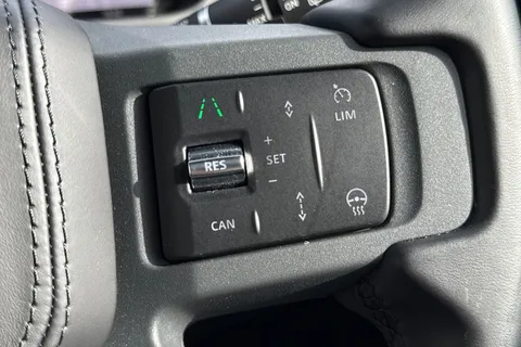 KT24OPV Land Rover Defender 90 3.0 D300 X 3dr Thumbnail #33