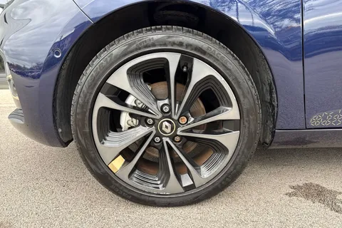 12 of 60 for RENAULT ZOE 100kW Iconic R135 50kWh Boost Charge 5dr Auto