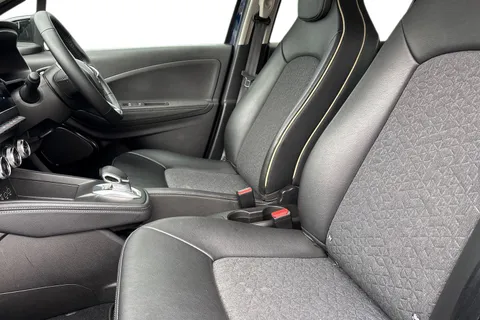 16 of 60 for RENAULT ZOE 100kW Iconic R135 50kWh Boost Charge 5dr Auto