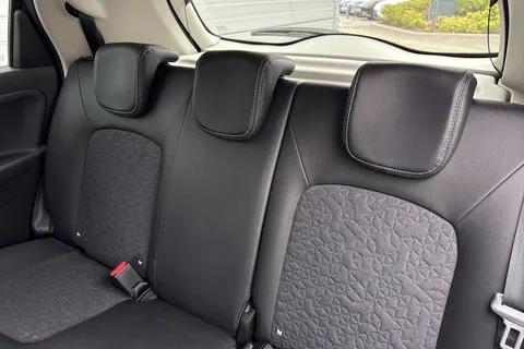 19 of 60 for RENAULT ZOE 100kW Iconic R135 50kWh Boost Charge 5dr Auto