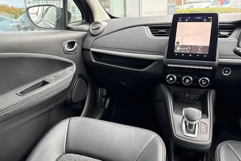 20 of 60 for RENAULT ZOE 100kW Iconic R135 50kWh Boost Charge 5dr Auto