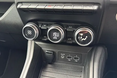 22 of 60 for RENAULT ZOE 100kW Iconic R135 50kWh Boost Charge 5dr Auto