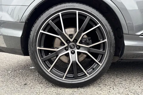 DE74FNX Audi SQ7 SUV  Black Edition TFSI  507 PS tiptronic Thumbnail #13