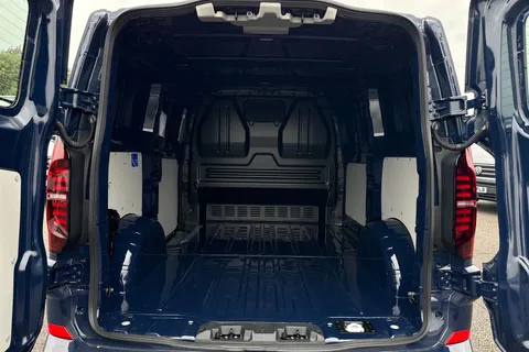 MF75FNY Volkswagen Transporter T32 Panel Van Commerce Plus SWB 150 PS 2.0 TDI 8sp Automatic Thumbnail #10