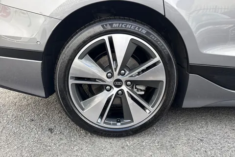 Audi A6 E-Tron Avant 83kWh Sport Auto 5dr Thumbnail #13