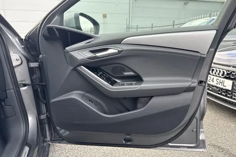 Audi A6 E-Tron Avant 83kWh Sport Auto 5dr Thumbnail #47