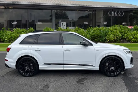  Audi Q7 3.0 TDI V6 45 Black Edition Tiptronic quattro Euro 6 (s/s) 5dr Thumbnail #4