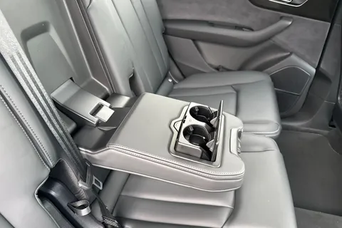  Audi Q7 3.0 TDI V6 45 Black Edition Tiptronic quattro Euro 6 (s/s) 5dr Thumbnail #44