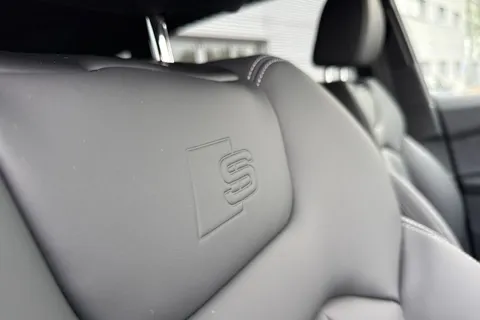  Audi Q7 3.0 TDI V6 45 Black Edition Tiptronic quattro Euro 6 (s/s) 5dr Thumbnail #46