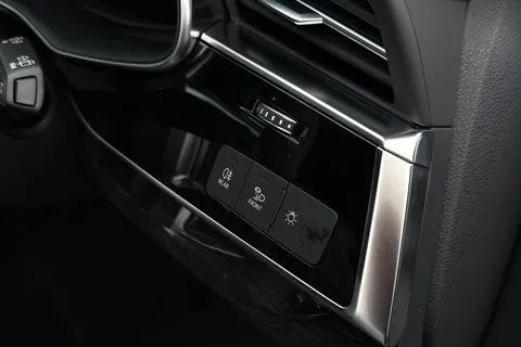  Audi Q7 3.0 TDI V6 45 Black Edition Tiptronic quattro Euro 6 (s/s) 5dr Thumbnail #49