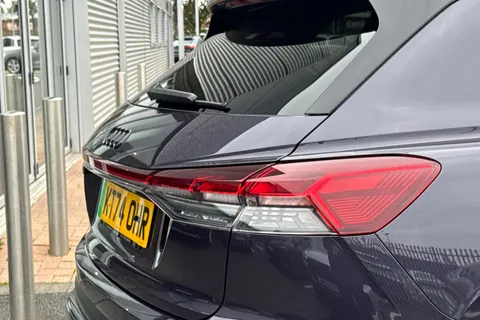 KT74OHR Audi Q4 e-tron 125kW 35 55kWh Black Edition 5dr Auto Thumbnail #8