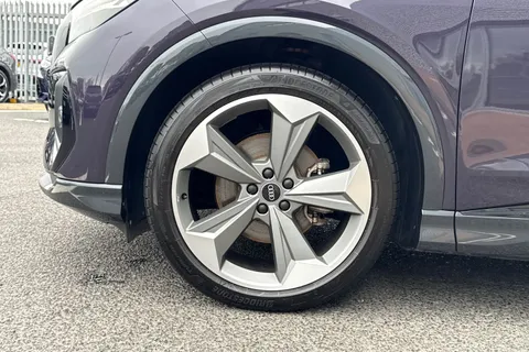 KT74OHR Audi Q4 e-tron 125kW 35 55kWh Black Edition 5dr Auto Thumbnail #10