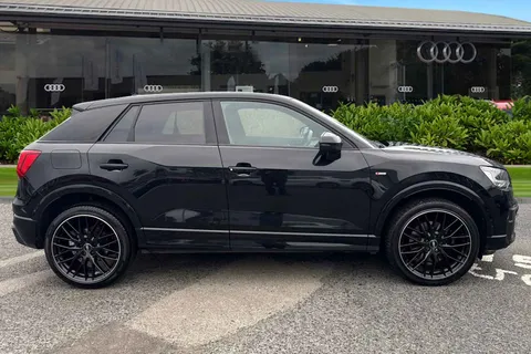 PX19SNU Audi Q2 Black Edition 35 TFSI  150 PS 6-speed Thumbnail #4