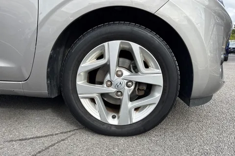 PJ71UMT Hyundai I10 1.0 SE Connect Euro 6 (s/s) 5dr Thumbnail #7