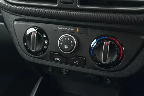 PJ71UMT Hyundai I10 1.0 SE Connect Euro 6 (s/s) 5dr Thumbnail #19