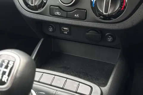 PJ71UMT Hyundai I10 1.0 SE Connect Euro 6 (s/s) 5dr Thumbnail #38