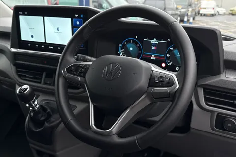 BV25SBY Volkswagen Transporter Commerce Plus 2.0 TDI 110 PS 6sp Manual Thumbnail #18