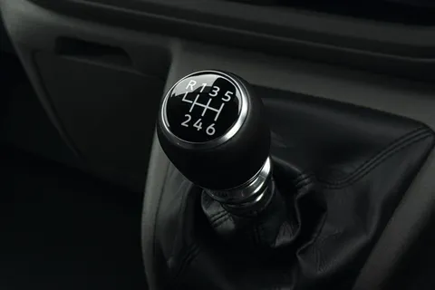 BV25SBY Volkswagen Transporter Commerce Plus 2.0 TDI 110 PS 6sp Manual Thumbnail #23