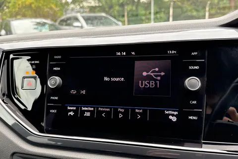 PE20TPF Volkswagen Polo 1.0 TSI R-Line Euro 6 (s/s) 5dr Thumbnail #40