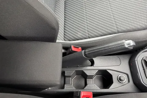 PE20TPF Volkswagen Polo 1.0 TSI R-Line Euro 6 (s/s) 5dr Thumbnail #48