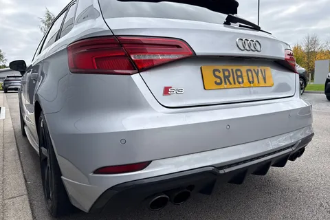 SR18OYV Audi S3 2.0 TFSI Black Edition Sportback S Tronic quattro Euro 6 (s/s) 5dr Thumbnail #9