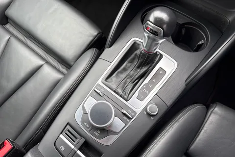 SR18OYV Audi S3 2.0 TFSI Black Edition Sportback S Tronic quattro Euro 6 (s/s) 5dr Thumbnail #24