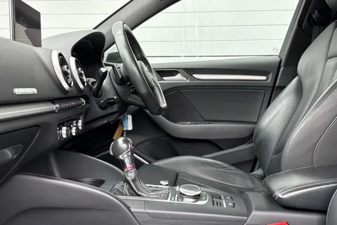 SR18OYV Audi S3 2.0 TFSI Black Edition Sportback S Tronic quattro Euro 6 (s/s) 5dr Thumbnail #35