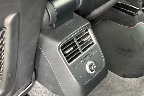 SR18OYV Audi S3 2.0 TFSI Black Edition Sportback S Tronic quattro Euro 6 (s/s) 5dr Thumbnail #37