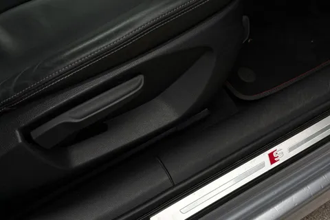 SR18OYV Audi S3 2.0 TFSI Black Edition Sportback S Tronic quattro Euro 6 (s/s) 5dr Thumbnail #43