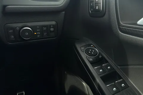 DN24MYA Ford Kuga 2.5 Duratec 14.4kWh ST-Line X CVT Euro 6 (s/s) 5dr Thumbnail #30