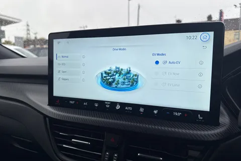 DN24MYA Ford Kuga 2.5 Duratec 14.4kWh ST-Line X CVT Euro 6 (s/s) 5dr Thumbnail #40