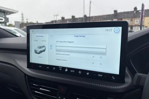 DN24MYA Ford Kuga 2.5 Duratec 14.4kWh ST-Line X CVT Euro 6 (s/s) 5dr Thumbnail #41