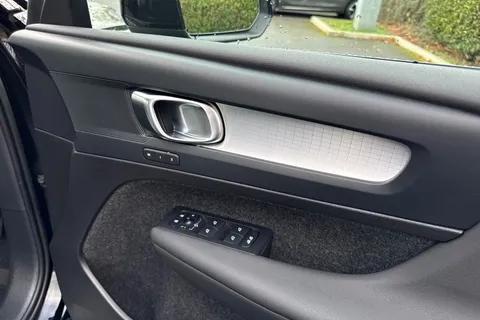 KR72XLJ Volvo Xc40 2.0 B3 MHEV Plus DCT Auto Euro 6 (s/s) 5dr Thumbnail #22