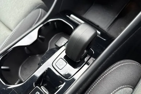 KR72XLJ Volvo Xc40 2.0 B3 MHEV Plus DCT Auto Euro 6 (s/s) 5dr Thumbnail #24