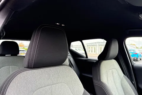 KR72XLJ Volvo Xc40 2.0 B3 MHEV Plus DCT Auto Euro 6 (s/s) 5dr Thumbnail #25