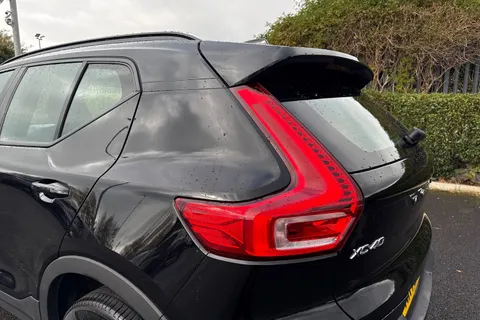 KR72XLJ Volvo Xc40 2.0 B3 MHEV Plus DCT Auto Euro 6 (s/s) 5dr Thumbnail #32