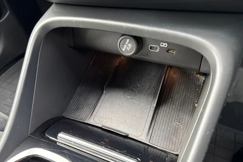 KR72XLJ Volvo Xc40 2.0 B3 MHEV Plus DCT Auto Euro 6 (s/s) 5dr Thumbnail #59