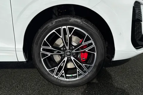  Audi Q3 2.0 TFSI Launch Edition S Tronic quattro Euro 6 (s/s) 5dr Thumbnail #10